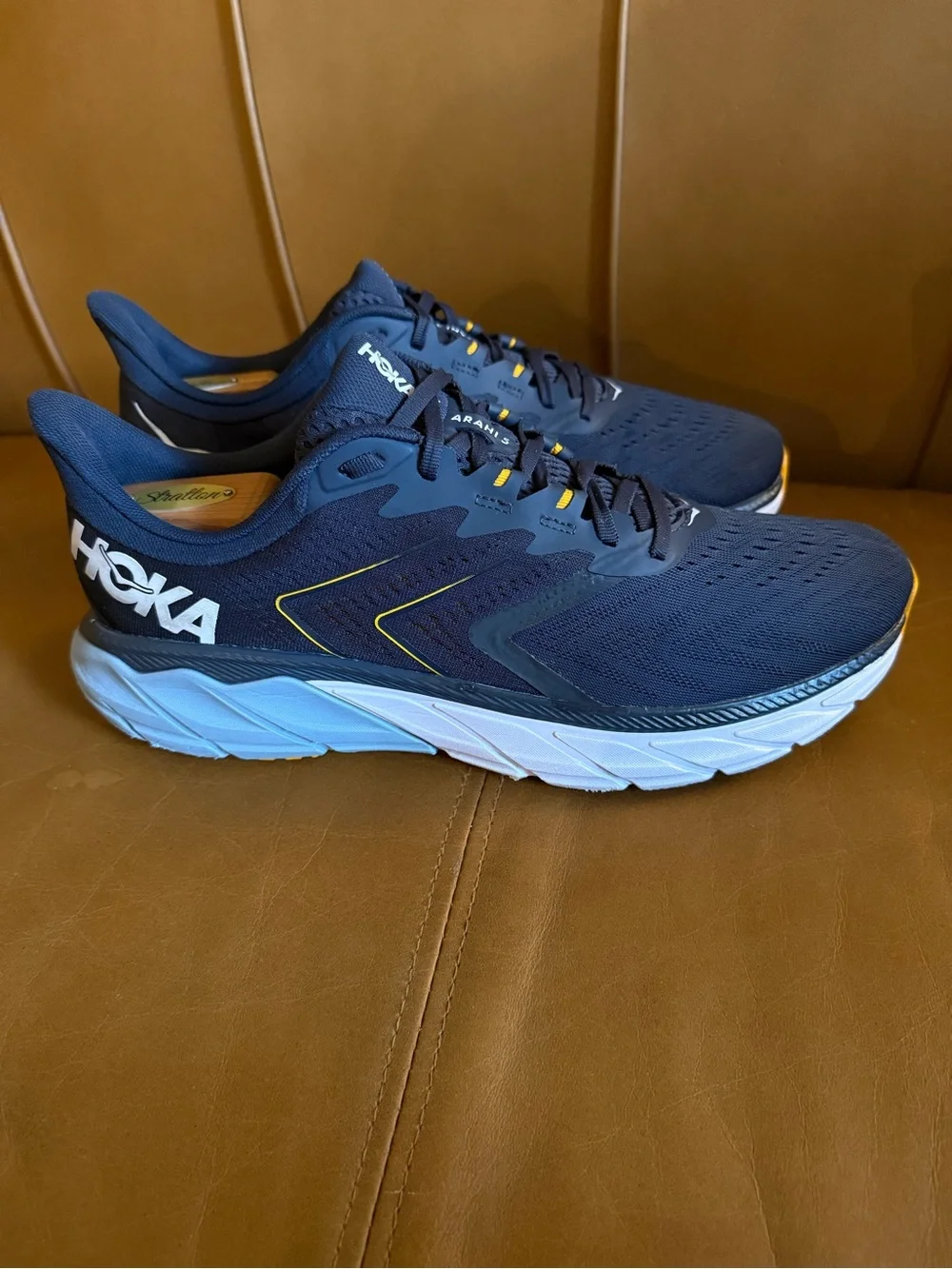 Hoka Arahi 5 Men’s Size 12 D In Ombré Blue - Navy/White/Gray/Light Blue